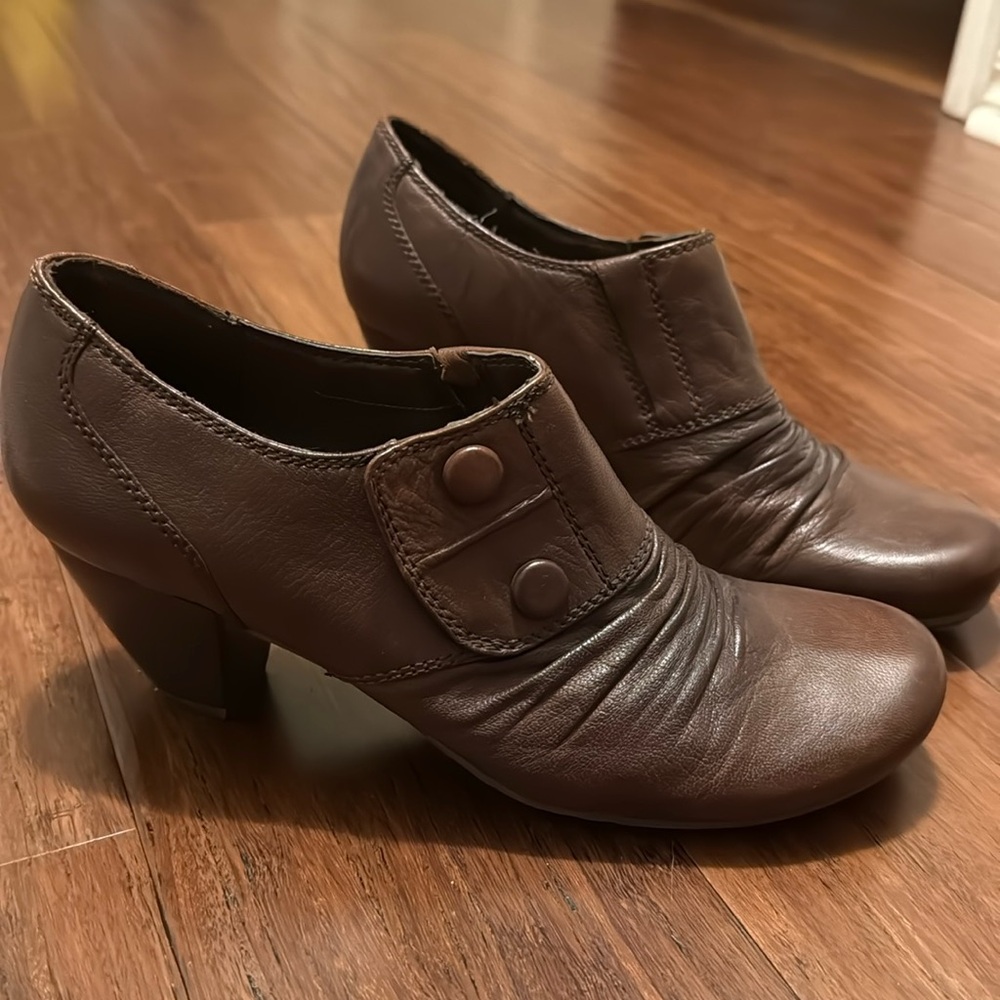 BareTraps Brown Leather Tyley Ankle Boots